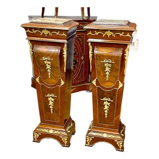 Gilded Neoclassical Display Pedestal – Ornate Wood Column With Marble Accents For Sale