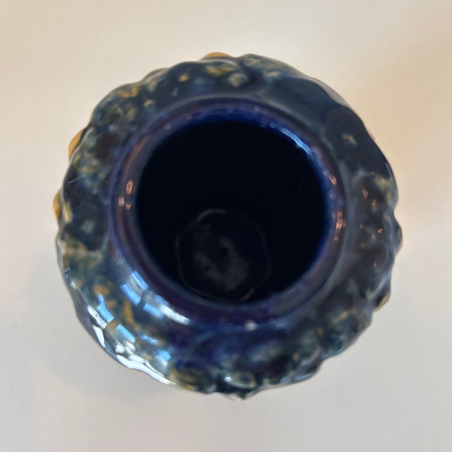 Ceramic Beautiful Ink Blue and Orange Brush McCoy Vase in Excellent Vintage Condition For Sale - Image 7 of 9