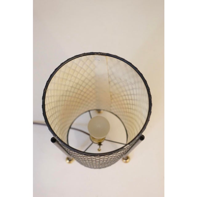 1950s Atomic Modern 3-Leg Expanded Metal Fiberglass CylinderTable Lamp - Isamu Noguchi No. 9 For Sale - Image 10 of 10