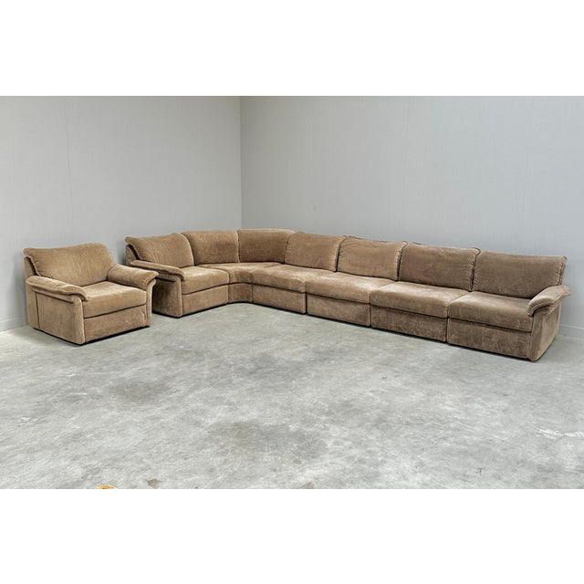 Dimensions: round corner element h75 cm x w140 cm x d105 cm, sh39 cm. middle elements h75 cm x w76 cm x d85 cm, sh39 cm....