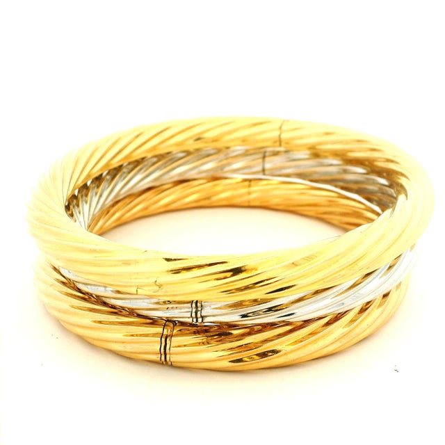 Italian Circa 1980 Italian 18k Two-Tone Gold Torsade Bangle Bracelet Set For Sale - Image 3 of 13