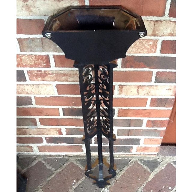 This incredibly lovely wall planter is a great collectible at a fantastic price! Its exterior front and sides have a...
