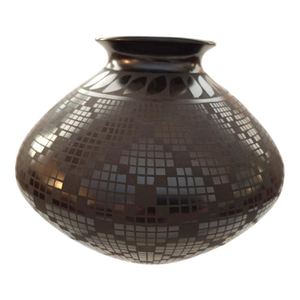 Mata Ortiz Blackware Seed Pot