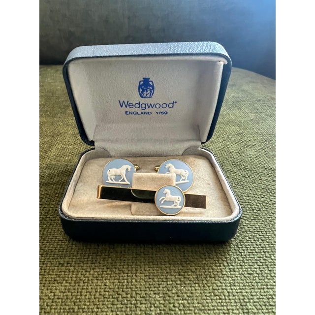 Vintage Royal British "Wedgwood" Jasper ware Gold Plate Cufflinks Circa 1980 For Sale - Image 17 of 18