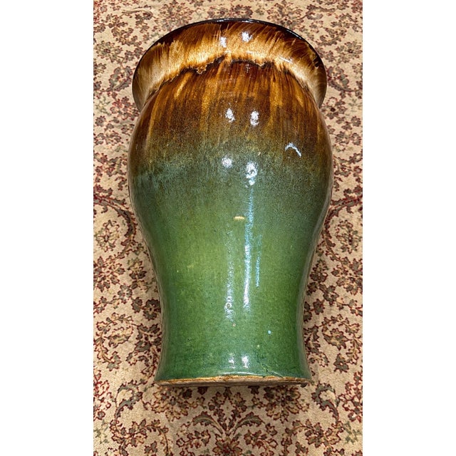 Ceramic 1940s Robinson Ransbottom (Rrp Co.) Majolica Art Pottery Vase | Embossed Floral Relief | Brown & Emerald Green Drip Glaze For Sale - Image 7 of 10