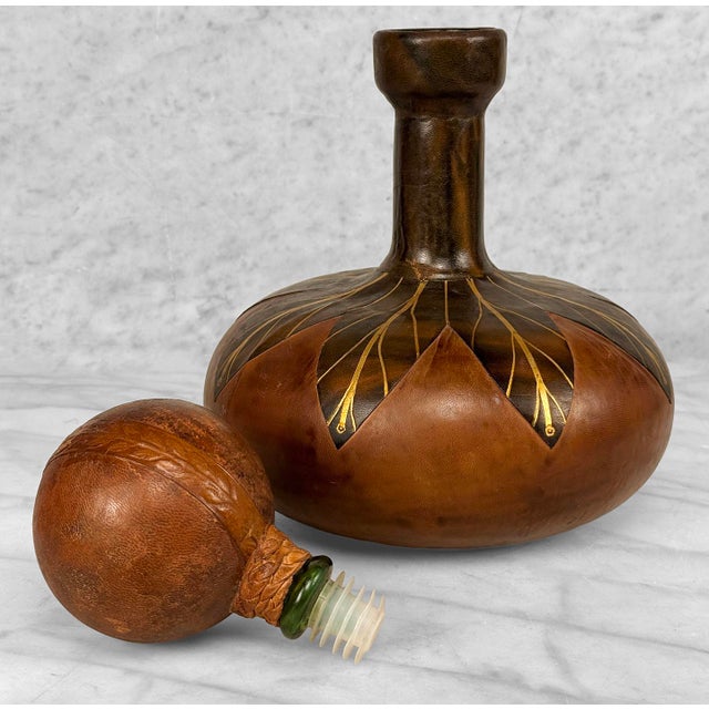 Vintage Italian Leather Wrapped Cognac Liquor Decanter W/ Stopper For Sale - Image 4 of 9
