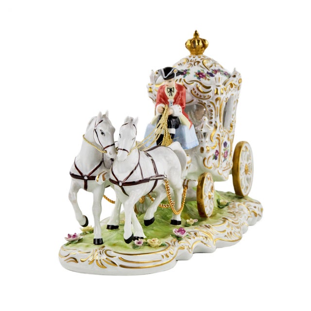 20th Century Romantic Porcelain Composition with Carriage from Dresden For Sale - Image 3 of 9