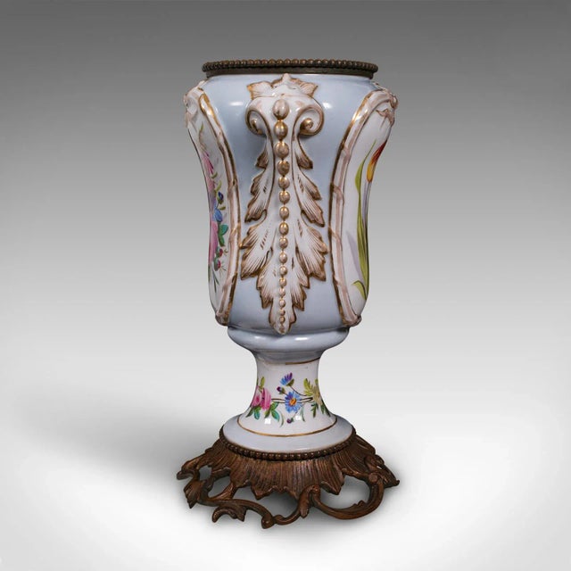 1900s Antique Victorian French Ceramic Mantlepiece Vase For Sale - Image 4 of 13