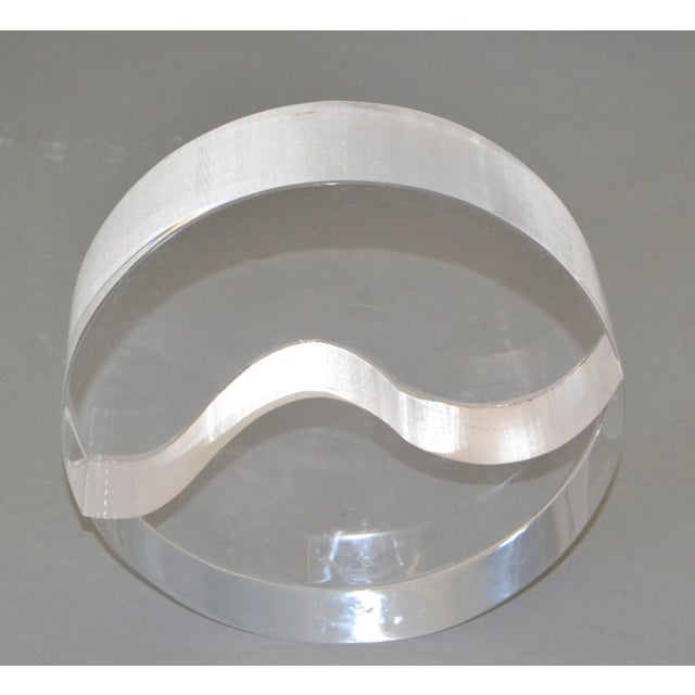 Vintage Yin Yang Lucite Table Sculpture Geometric Sculpture 1970s For Sale - Image 12 of 13