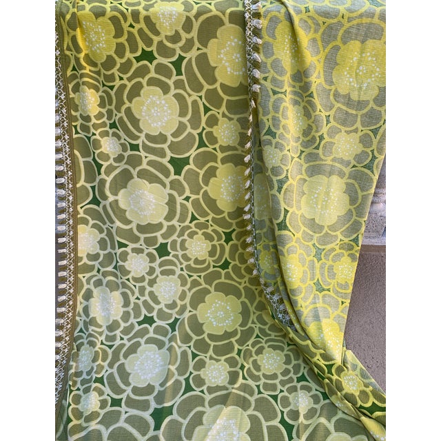 Vintage Bates 60’s - 70s Petal Flowers Grassy Green Yellow Cotton Twin Bedspread with Fringe Edges For Sale In Miami - Image 6 of 12