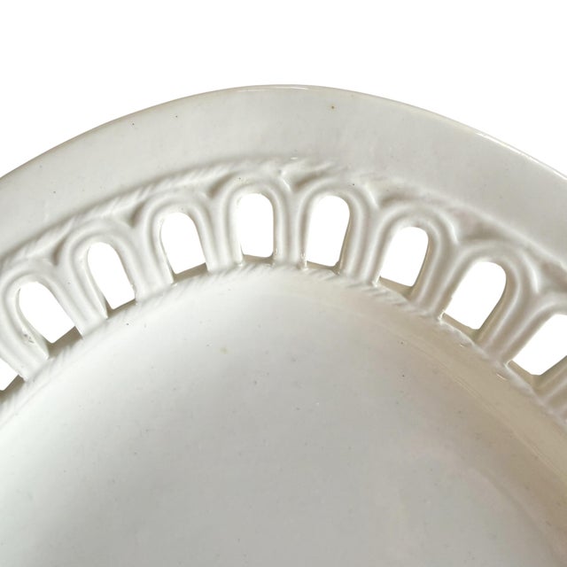 Pair of 19th Century Wedgwood Creamware Platters For Sale - Image 16 of 18