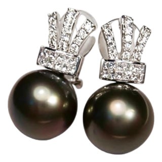 Mid 20th Century 18k White Gold Tahitian Pearl Diamond Drop Earrings Estate, Pair For Sale