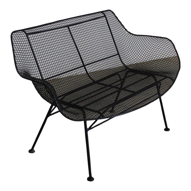 Mid-Century Modern Russell Woodard Sculptura Outdoor Mesh Iron Bench For Sale