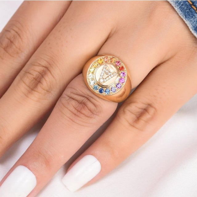 Contemporary Natural 0.83cts rainbow sapphire & 0.08 cts diamond ring in 18k gold For Sale - Image 3 of 18