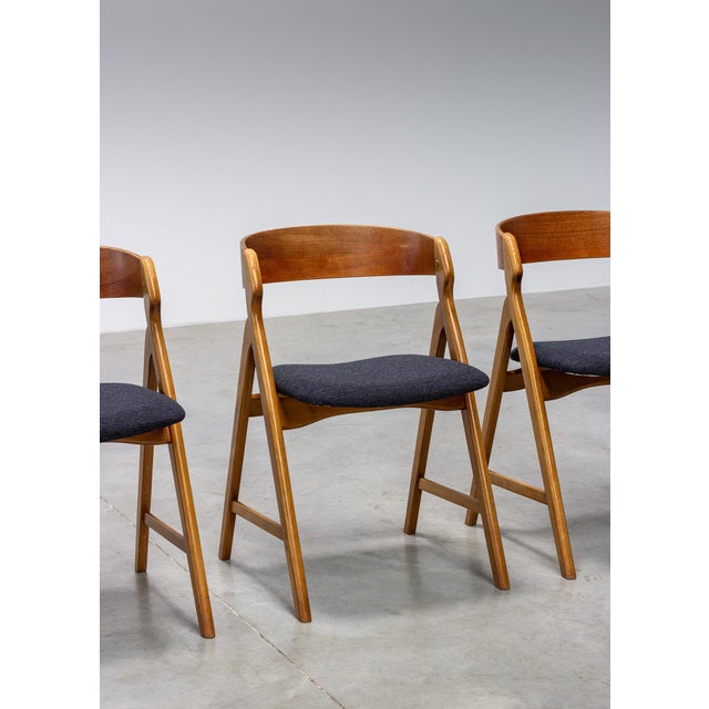 Model 71 Dining Chairs in Teak by Henning Kjærnulf, 1960s, Set of 6 For Sale - Image 10 of 12