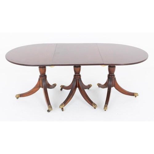 Hollywood Regency Regency Extending Pedestal Table in Mahogany, 1920s For Sale - Image 3 of 7