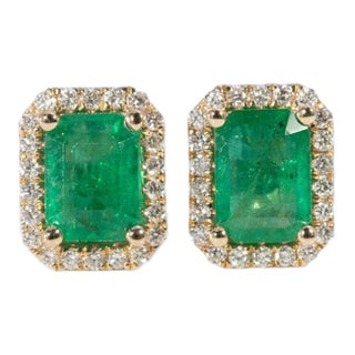 Solid 14k Gold, 2.1ct Zambian Emerald Earrings With Earth-Mined Diamonds Halo For Sale