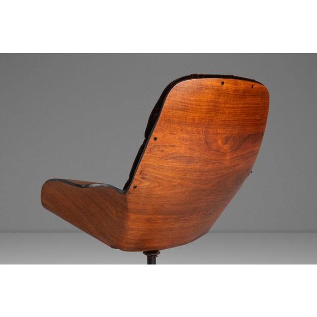 Rare Mid-Century Modern "Mrs." Lounge Chair in Walnut & Original Vinyl Attributed to George Mulhauser for Plycraft, Usa, C. 1960s For Sale - Image 10 of 18