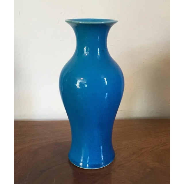 Early 20th Century Chinese Porcelain Peacock Blue Baluster Shaped Vase For Sale - Image 9 of 10