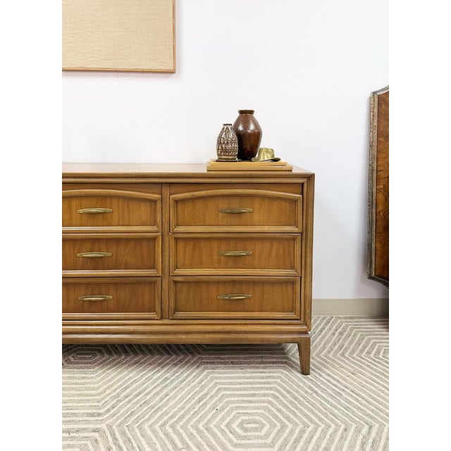 Vintage Thomasville 9 Drawer Dresser Walnut W/ Glass Top For Sale - Image 10 of 16