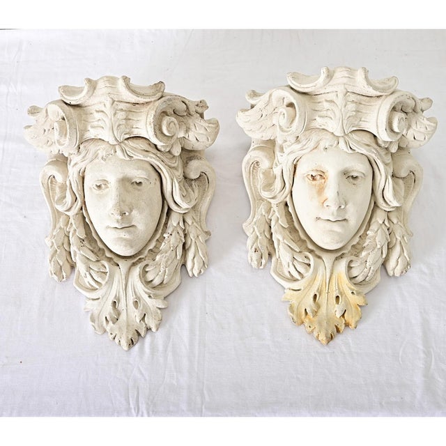 Early 20th Century French Pair of Reproduction Plaster Wall Planters For Sale - Image 4 of 11