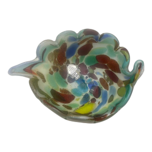 1960s Italian Art Glass Leaf-Shaped Scalloped Bowl, Murrine and Gold Fleck Design (Toscany)