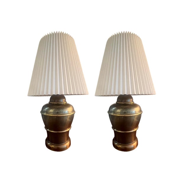 We have for your consideration a very beautiful pair of vintage table lamps from around the 1960s - 1970s. Manufacture is...