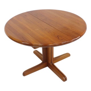 Vintage Danish Round Extendable Dining Table in Teak from Langeskov Möbelfabrik, 1960s For Sale