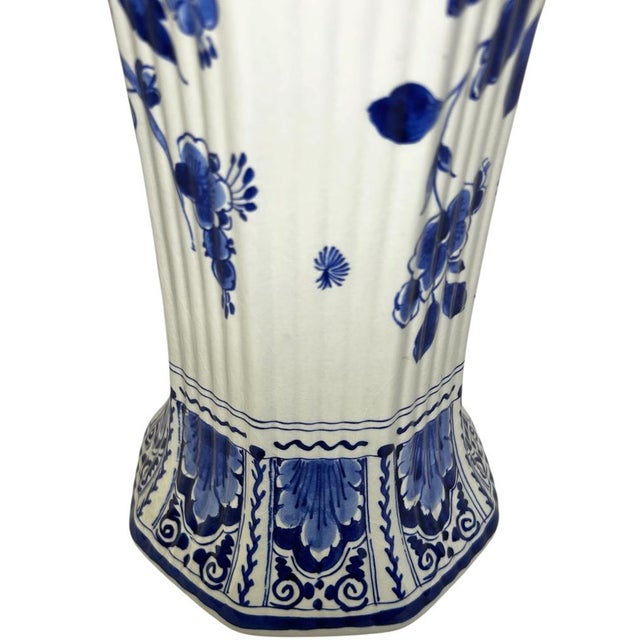 Large Vintage Hand-Painted Trumpet Vase by W.G. Andringa for Royal Delft, 1977 For Sale - Image 12 of 17
