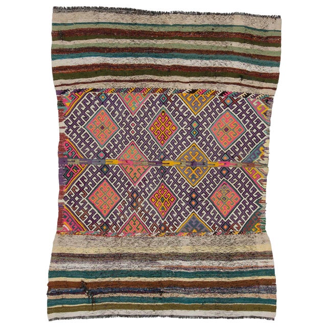 Vintage Kilim Rug-4′7″ × 6′3″ For Sale
