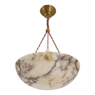 French White and Grey Veined Original Alabaster Coupe W/ Pink + White Rope Twist Cord For Sale