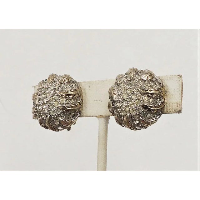 Vintage 1950s Signed Jomaz Round Goldtone Pave Clear Rhinestone Clip Earrings - 2 Pieces For Sale In Philadelphia - Image 6 of 8