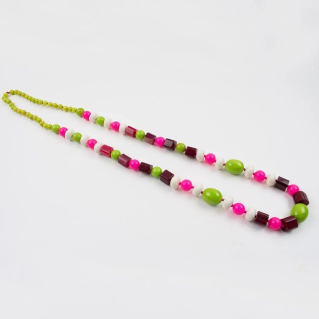 Bakelite and Lucite Long Necklace White, Hot Pink, Apple Green Beads For Sale In Atlanta - Image 6 of 12