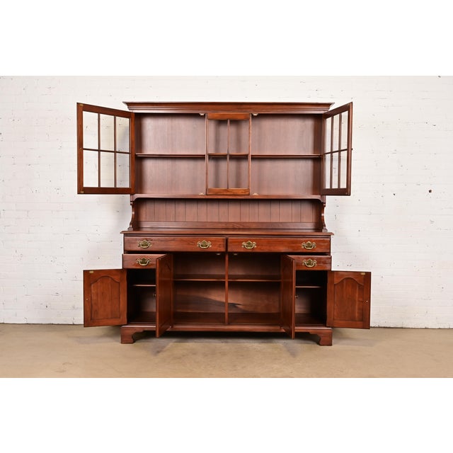1970s Henkel Harris American Colonial Solid Cherry Wood Breakfront or Sideboard Buffet With Hutch Top, 1977 For Sale - Image 5 of 15