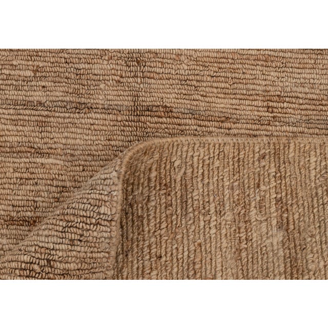 High Quality Hand Knotted Tan Natural Jute Loop Pattern Solid Rug 10x14Ft. For Sale - Image 12 of 12