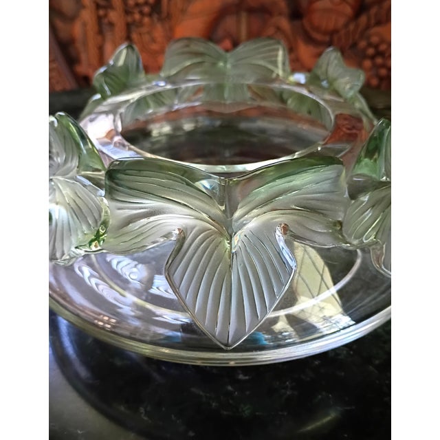 1980s Lalique Lierre Ivy Leaf Crystal Coupe Bowl Centerpiece French Country For Sale In Orlando - Image 6 of 10