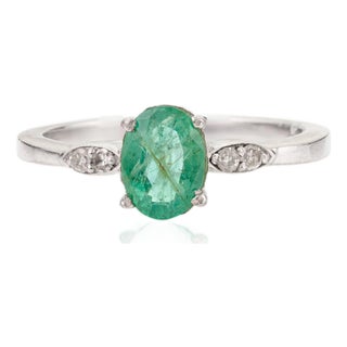 Elegant 0.85 Carat May Birthstone & Diamond Solitaire 925 Silver Ring - Size 7 For Sale