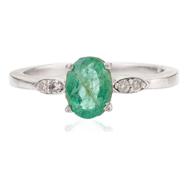 Elegant 0.85 Carat May Birthstone & Diamond Solitaire 925 Silver Ring - Size 7 For Sale