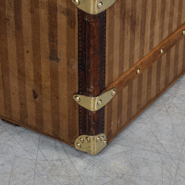 Late 19th Century Antique French Courier Trunk in Striped Canvas from Louis Vuitton, 1885 For Sale - Image 5 of 18