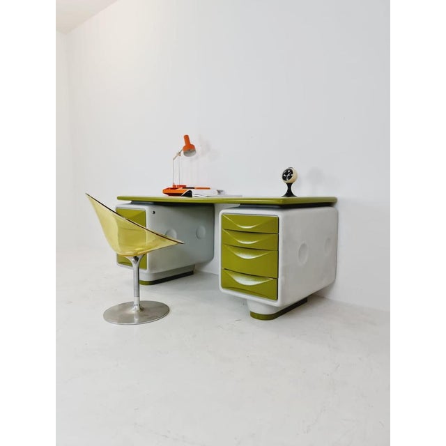 Space age Ernest Igl for Wilhelm Werndl Directors Igl-Jet Writing Desk in Fiberglass, 1970s This design truly resembles...