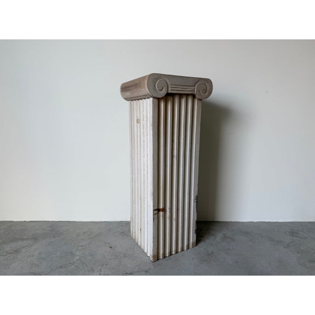 Hollywood Regency 1980's Vintage Carved Wood Capital Column Design Pedestal For Sale - Image 3 of 12