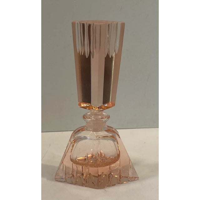 Beautiful crystal perfume bottle in a light pink color!