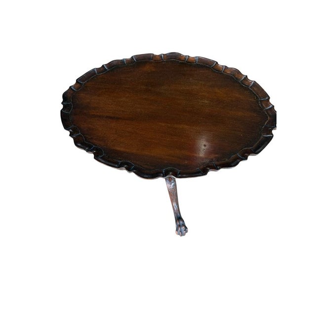 Oval Topped Piecrust Mahogany Tri Legged Side Table, 1800s, in Very Good conditions. Designed before 1890