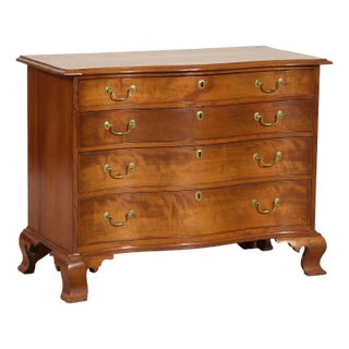 Chippendale Oxbow Chest of Drawers, 18th Century For Sale