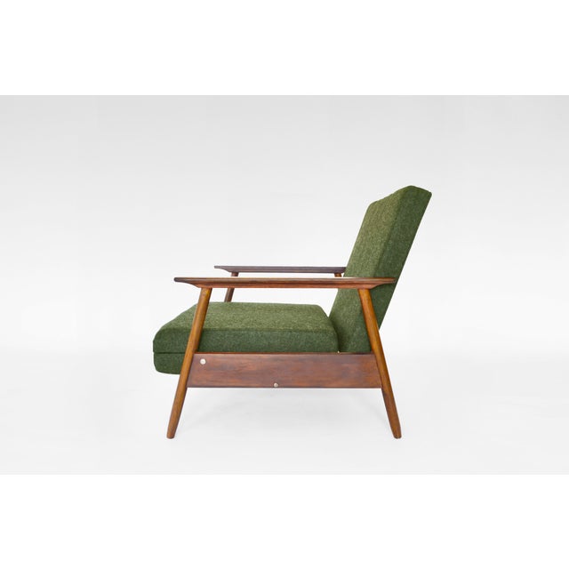 Mid-Century Modern Vintage Convertible Sleeping Armchair by Valerija Ema Cukermanienė for Vilniaus Baldų Kombinatas, 1960s For Sale - Image 3 of 8