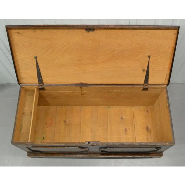 18th Century Georgian Elm Coffer or Chest with Hinged Lid, 1820s For Sale - Image 4 of 13