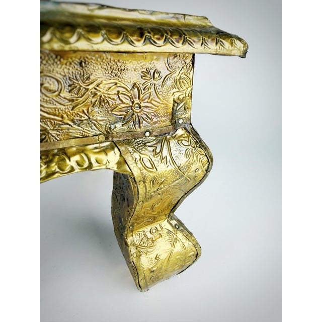 Vintage Anglo Indian Brass-Clad Embossed Chowki Pedestal Table | Brass Floral Display Riser | Hollywood Regency Boho Decor For Sale - Image 11 of 12