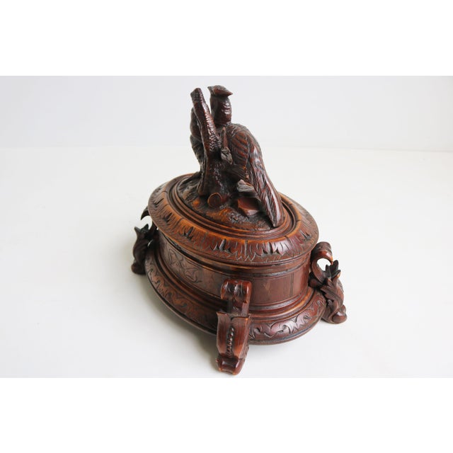 Large Antique 19th Century Swiss Black Forest Oval Jewelry Box in Walnut, 1880 For Sale - Image 3 of 8