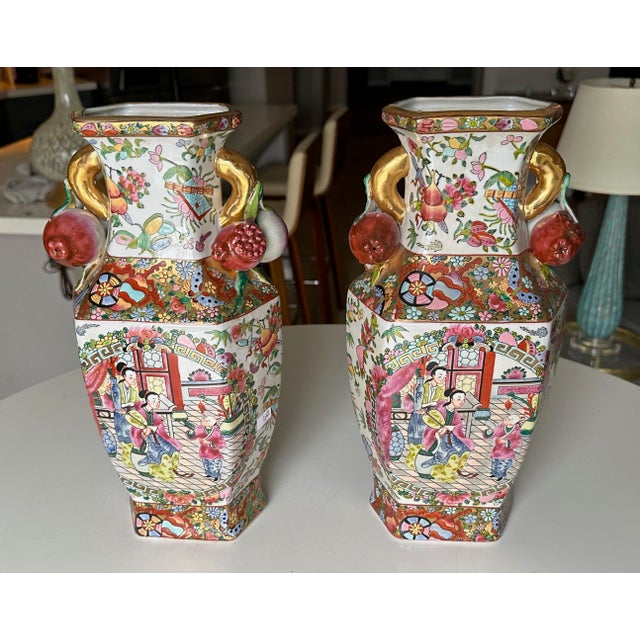 Chinese Pair Chinese Export Rose Medallion Porcelain Vases For Sale - Image 3 of 15