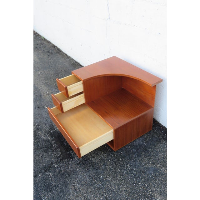 late 20th Century Komfort Danish Modern Large Nightstands End Bedside Tables a Pair For Sale - Image 18 of 18